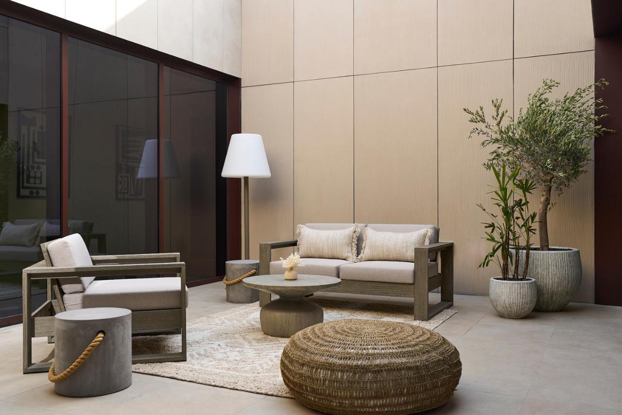 Erth Abu Dhabi Hotel Exterior photo