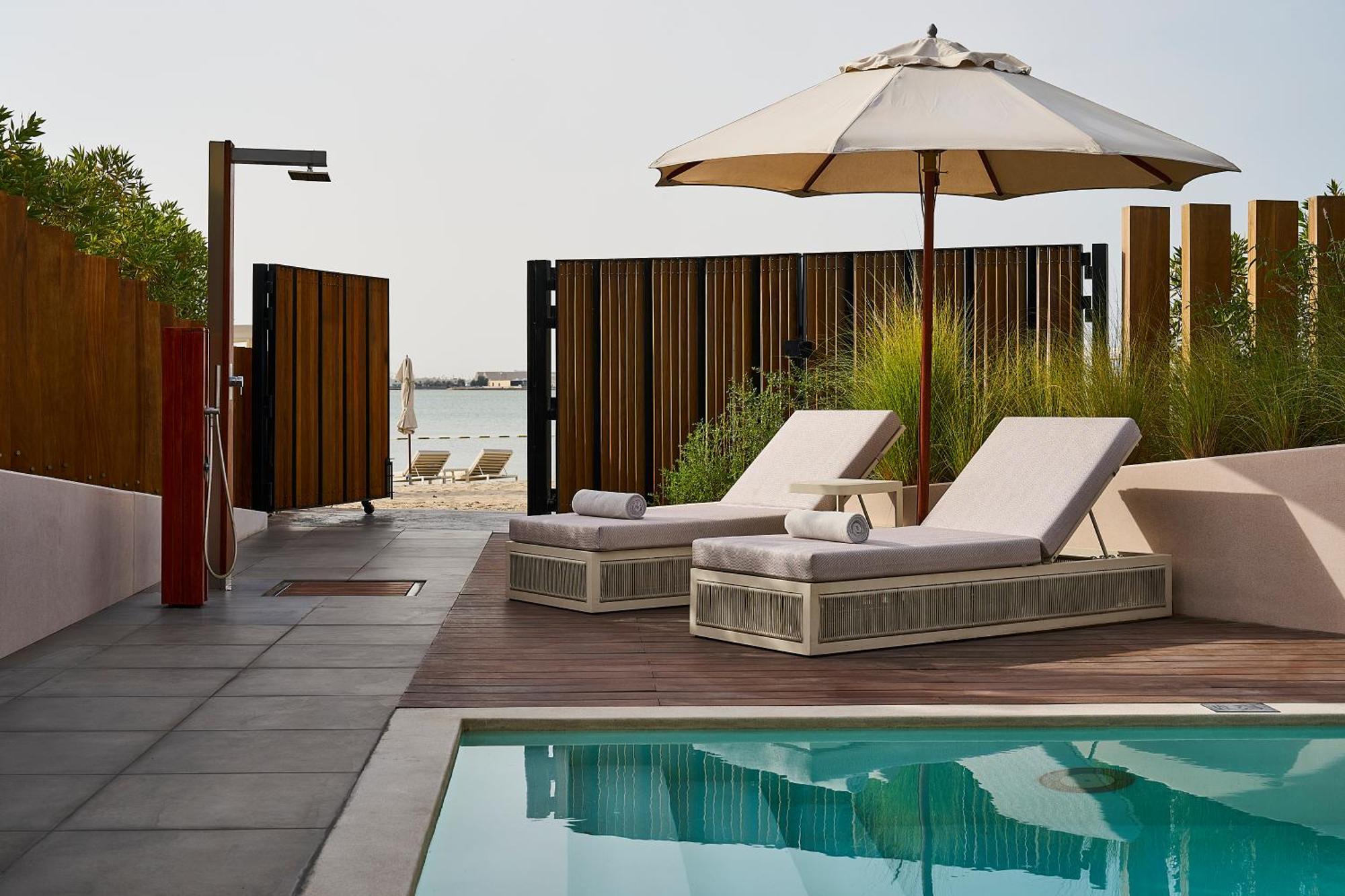 Erth Abu Dhabi Hotel Exterior photo